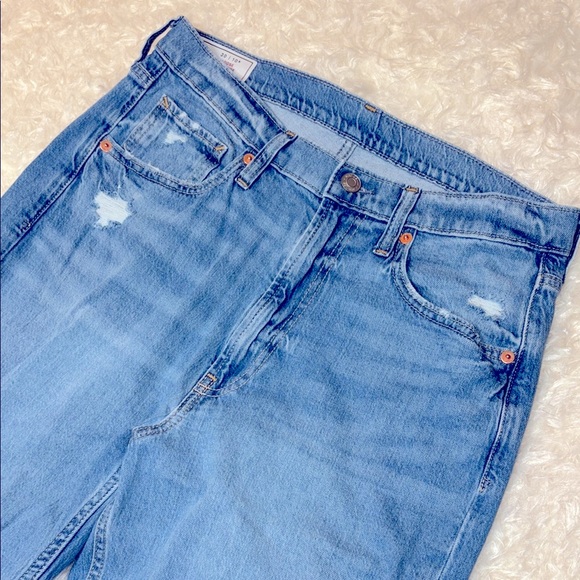 GAP Light Blue Distressed Jeans - Picture 3 of 9